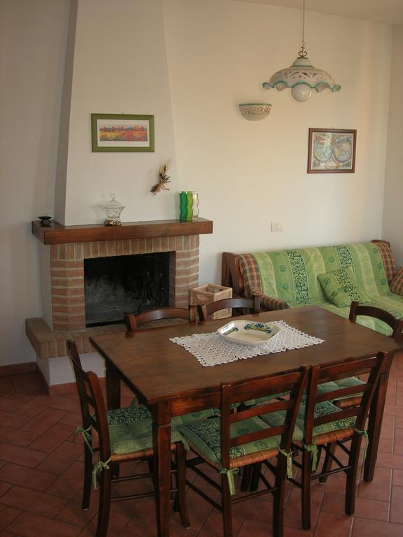 Agriturismo La Valle Del Sole Castiglione dʼOrcia Стая снимка